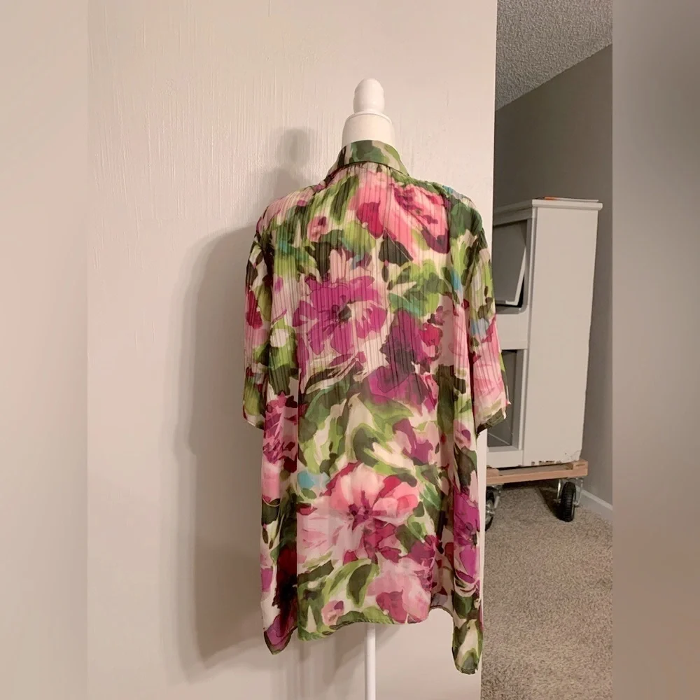 East 5th Pink and Green Floral Top - Picture 3 of 5